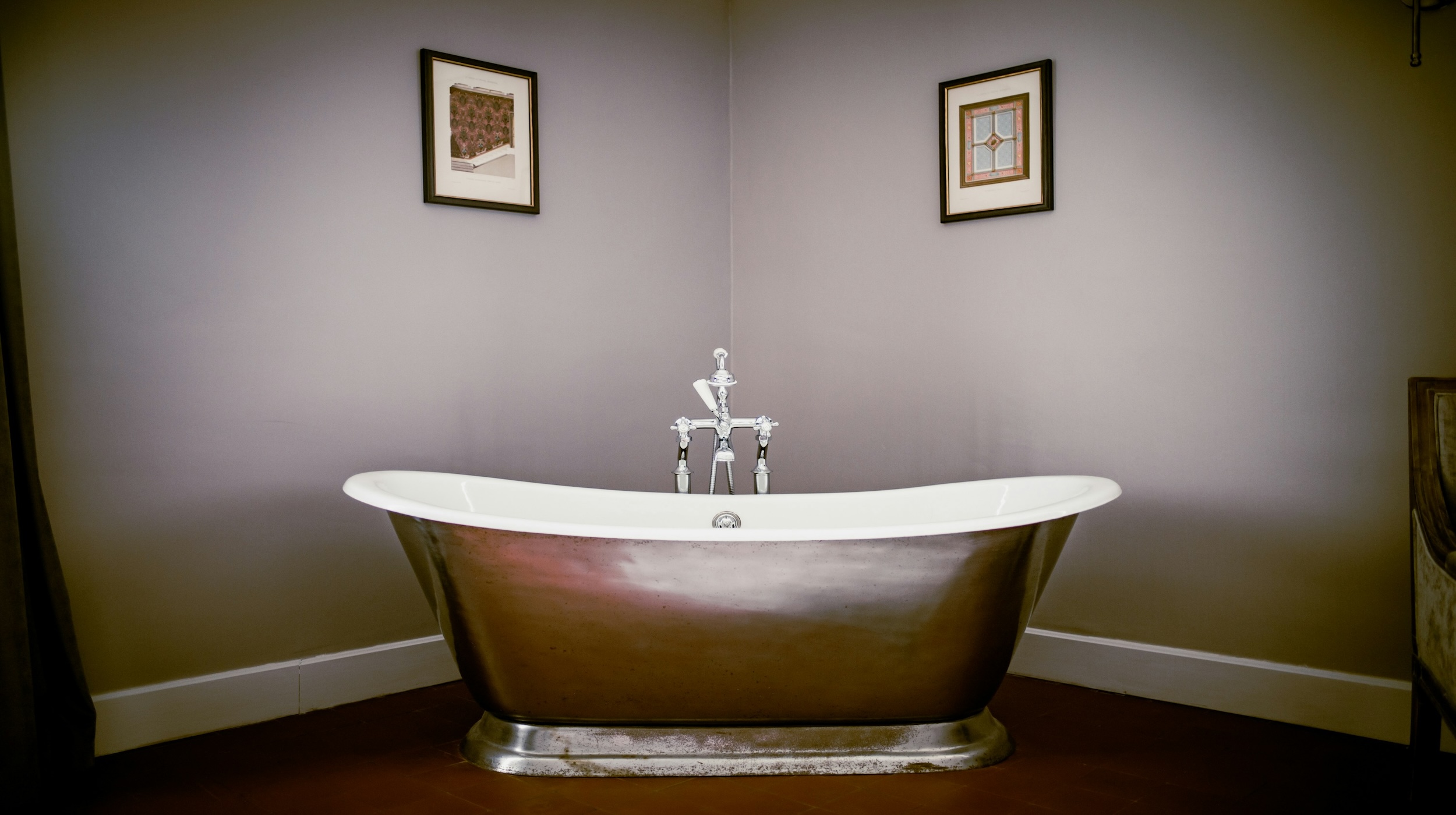 When A Senior Refuses To Bathe: 5 Things You Can Do